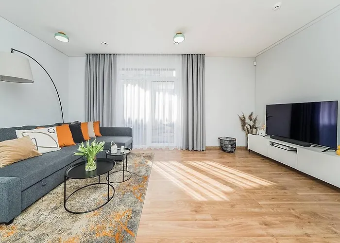 Lovely With Private Terrace By Urban Rent Apartment